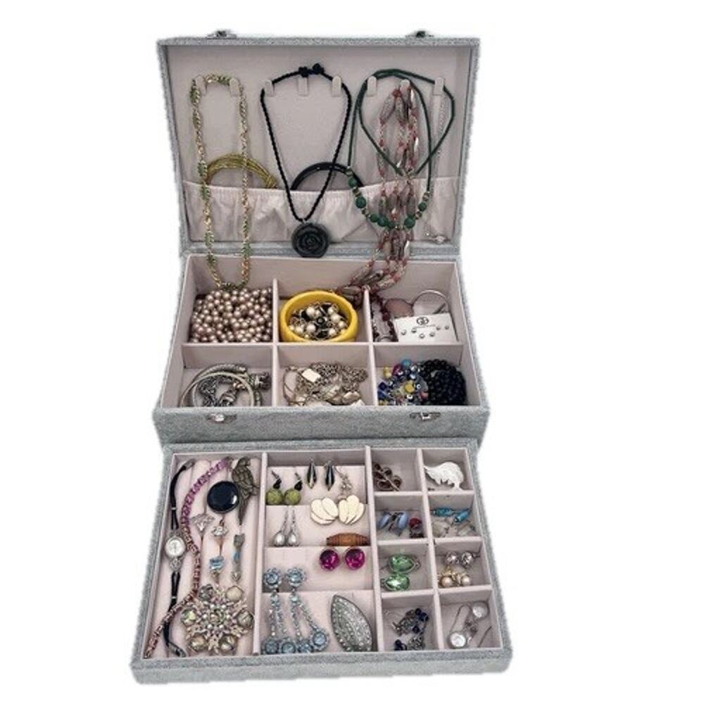 Vintage To Modern Costume Jewelry Mixed Lot Brooch Rings Necklace in Jewelry Box